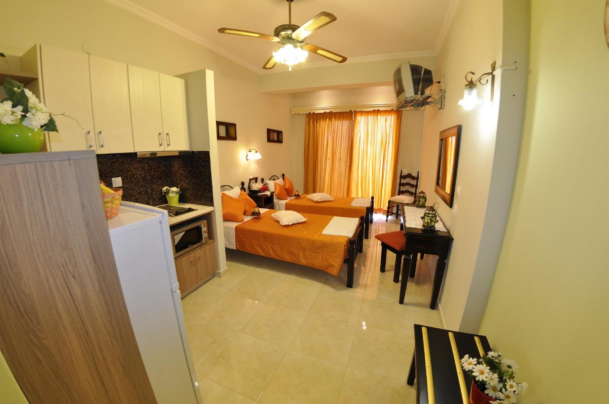 Mazis Apartments Agios Gordios  Buitenkant foto